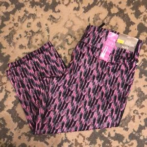 NWT Danskin Now Lg Capri